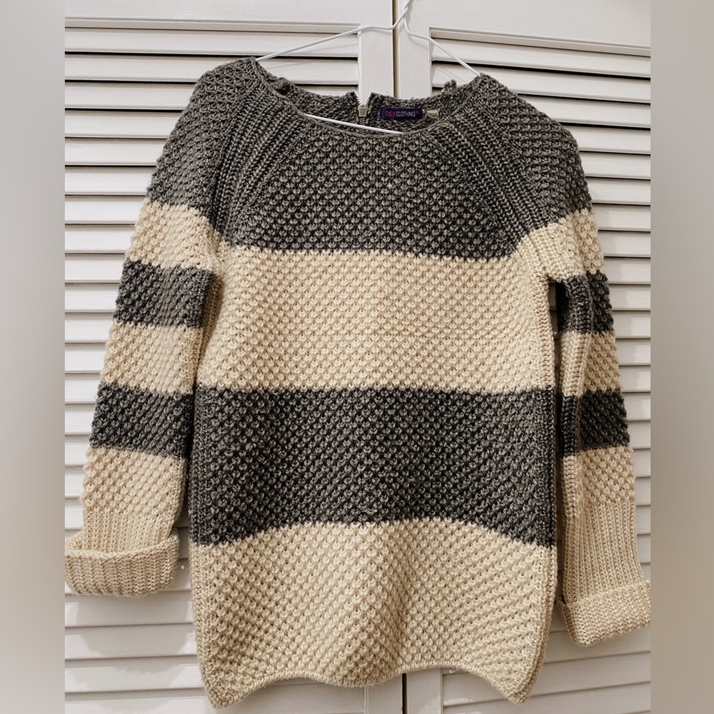 Cozy Knitted sweater | SMALL TO MEDIUM | brown & black